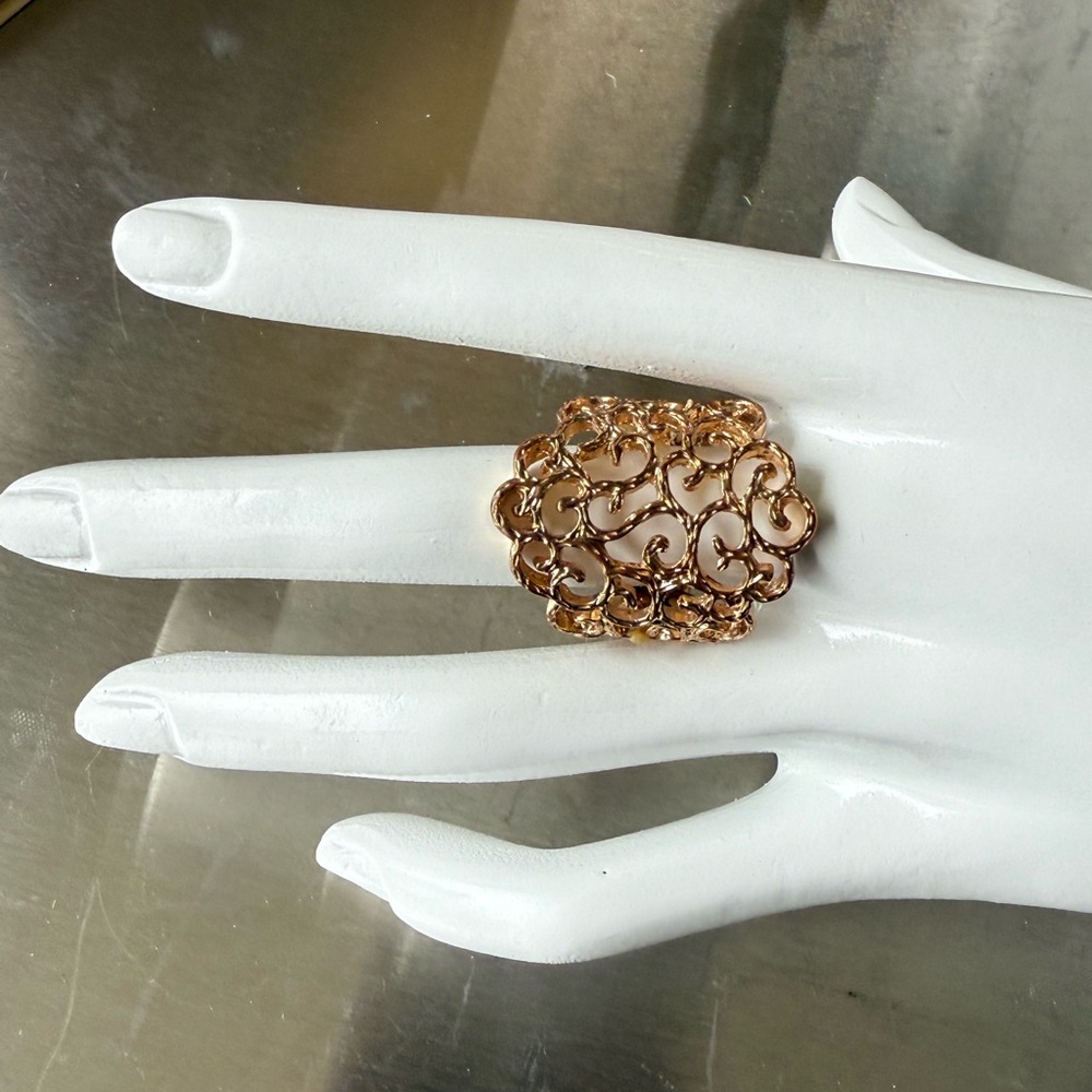 Guess Gold Swirl Ring